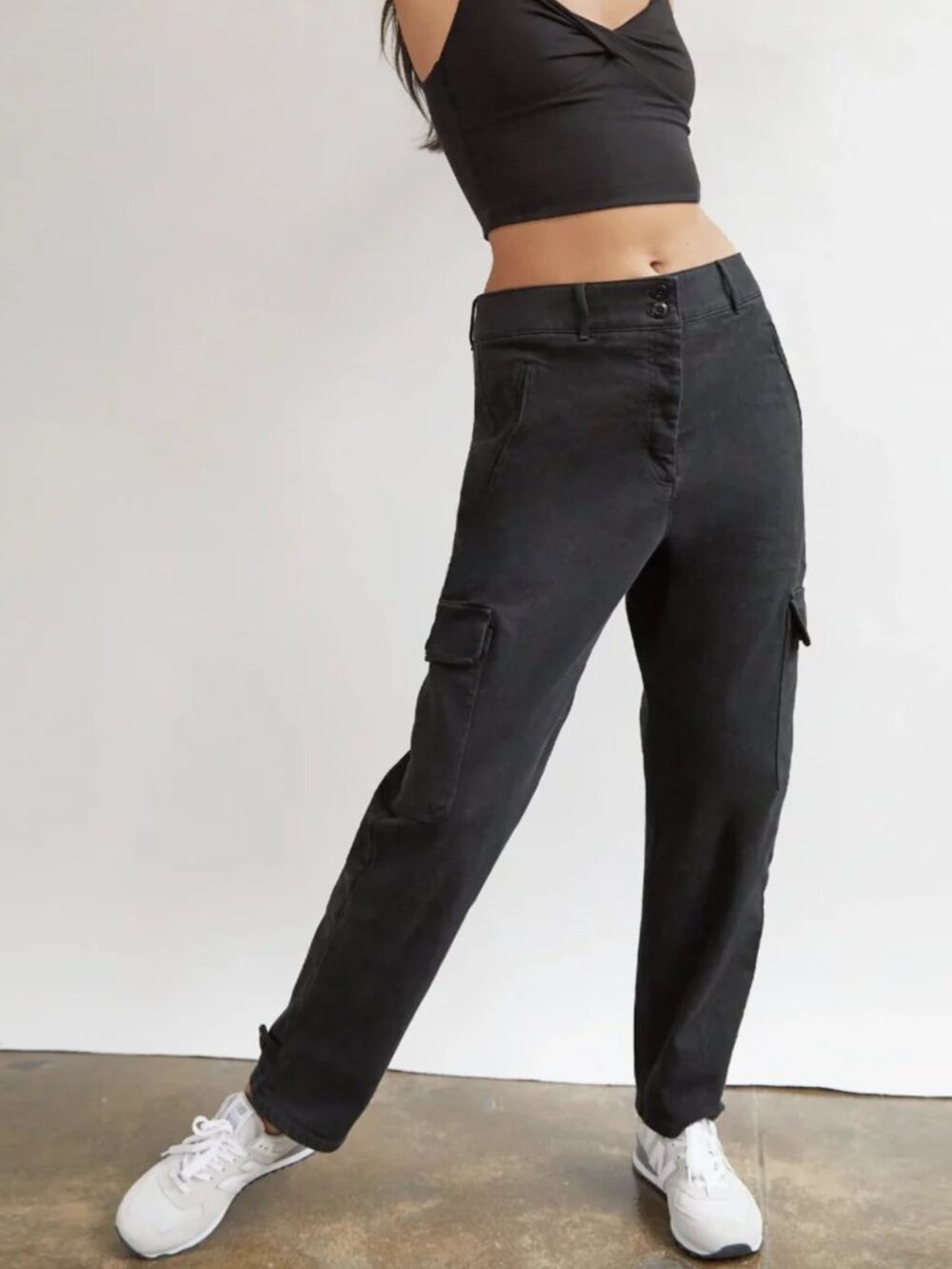 Aritzia Wilfred Black Free Modern Cargo Pants